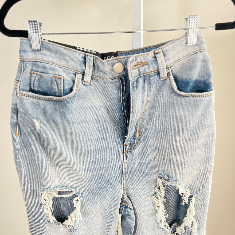 BDG Mom high-rise distressed jeans jeans. Size 25. Retails $69 NWT. - Picture 7 of 17